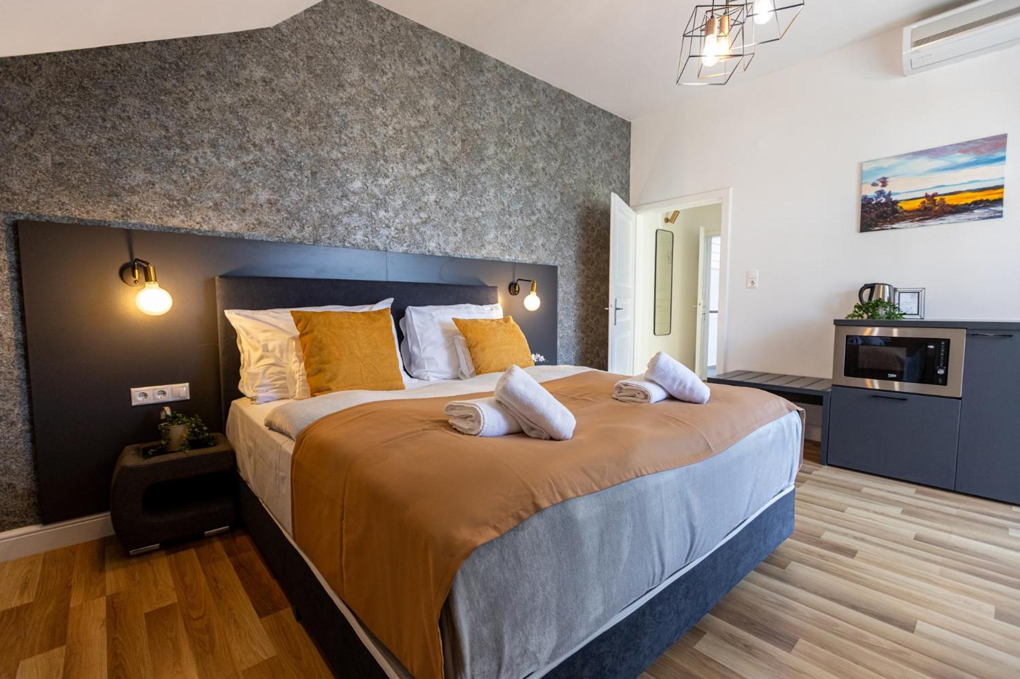 Hotel Clariss Balatonalmádi Esterno foto