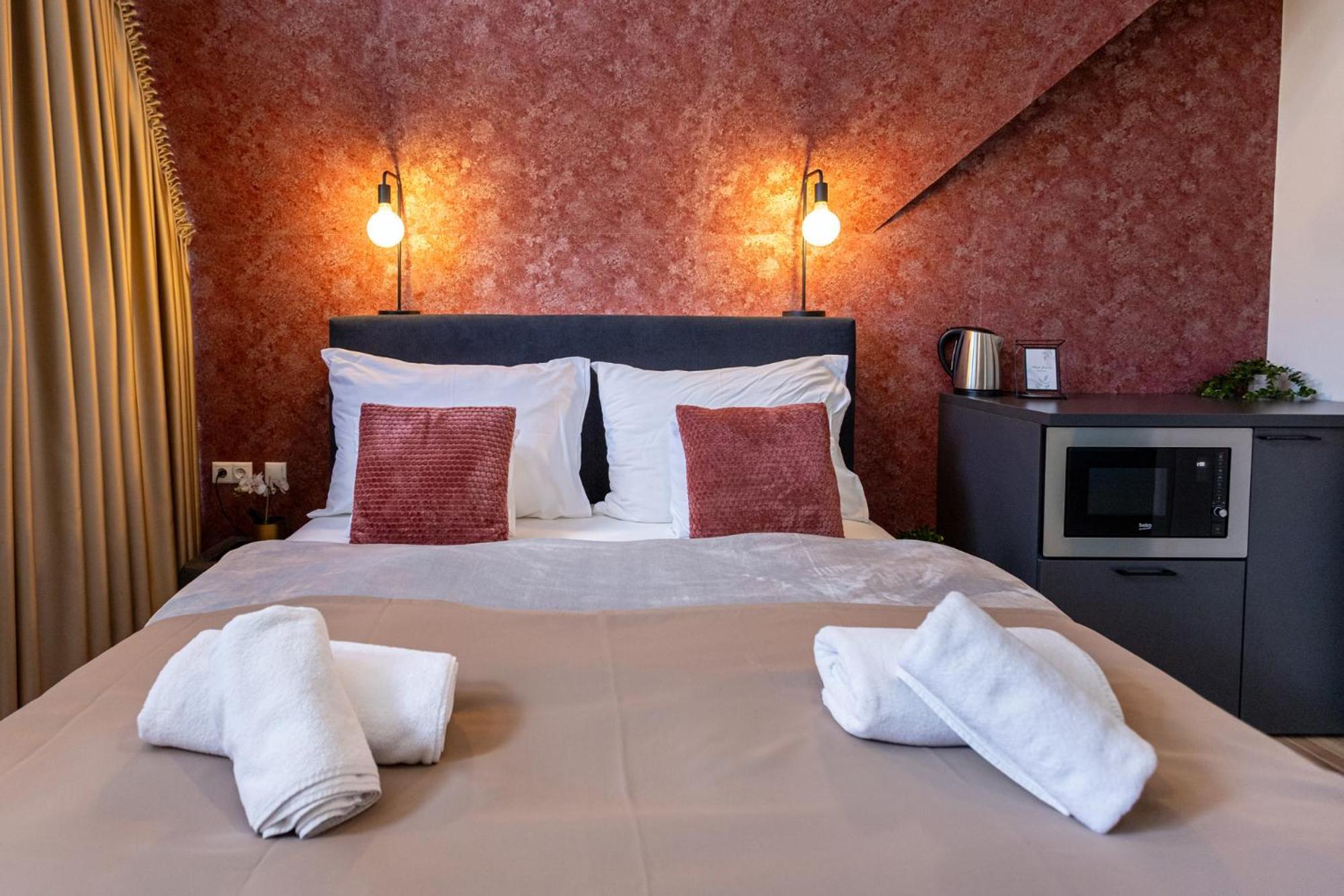 Hotel Clariss Balatonalmádi Esterno foto